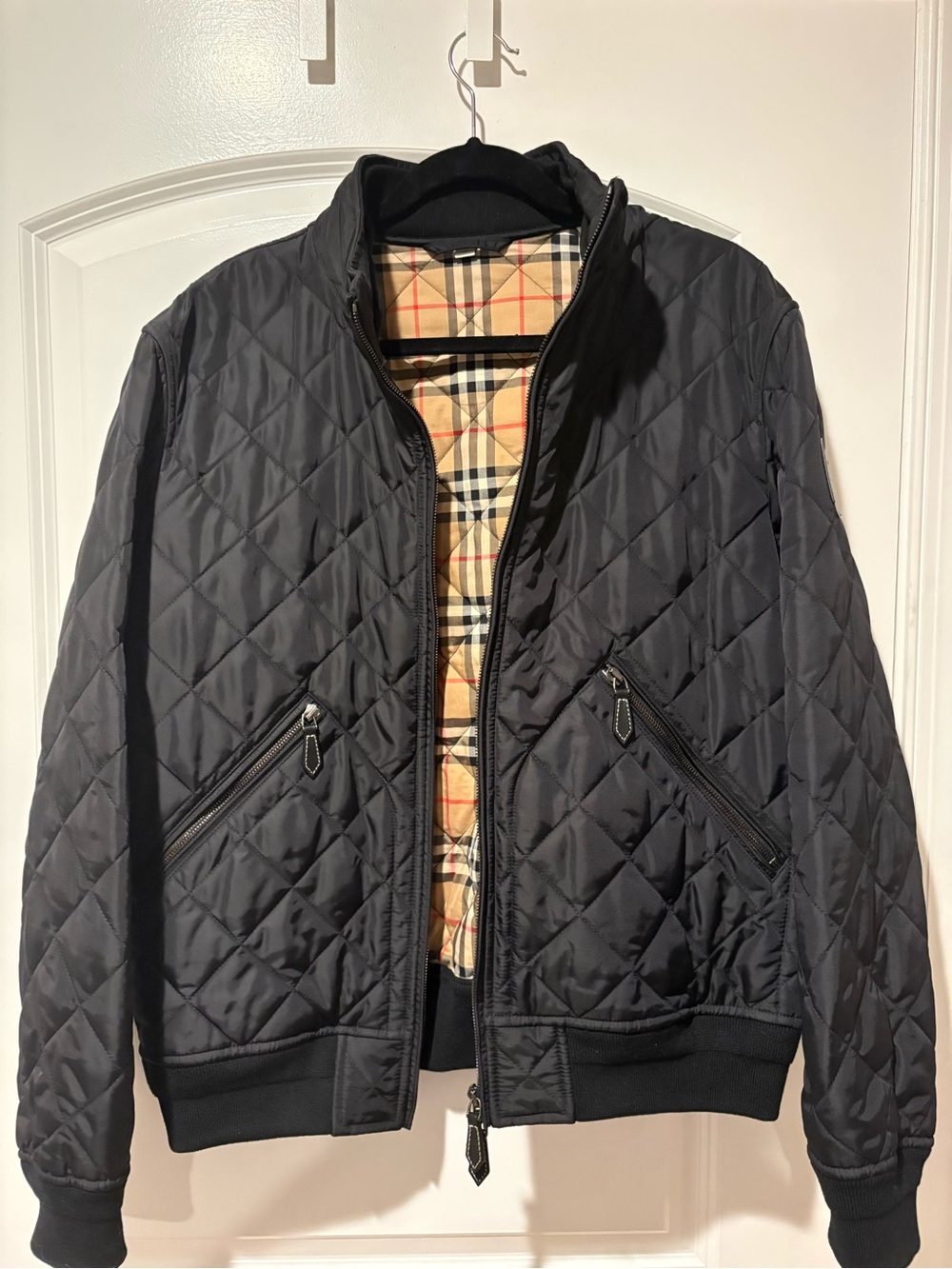 NEVER WORN BURBERRY QUILTED BOMBER JACKET